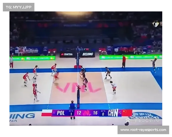 球迷闯入赛场事件中断比赛五分钟