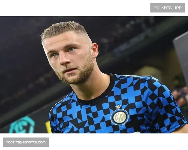 关键瞬间：什克里尼亚尔准确预判，在禁区肋部关键位置完成对弗拉霍维奇的抢断